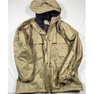 Woman's Vintage LL Bean Raincoat Beige Size L